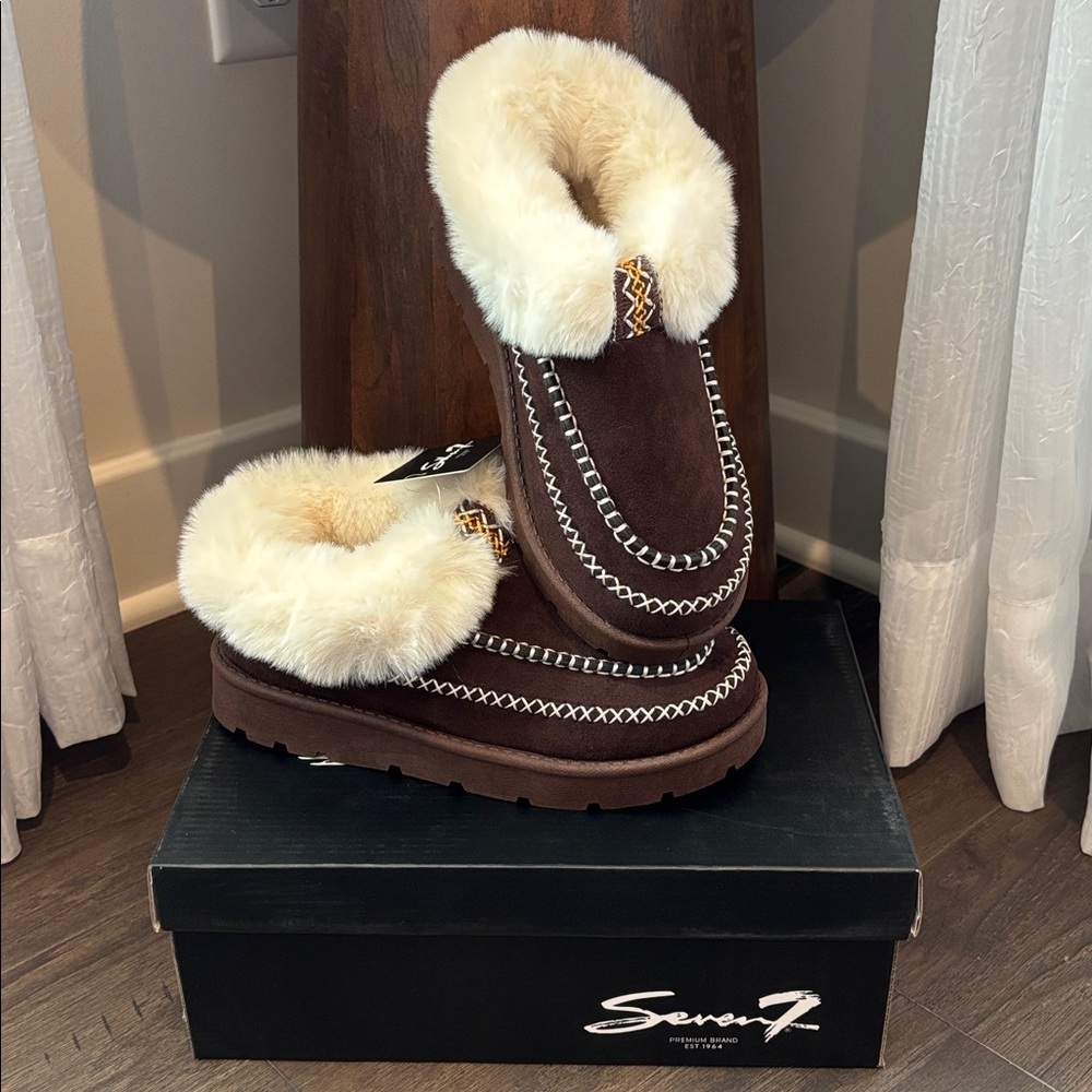 Seven7 Pembroke Faux Suede,Faux Fur Trim, Stitching,TPR lugged outsole booties